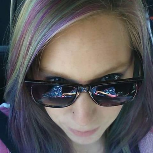 Meet your Posher, Deborah - Picture 1 of 1